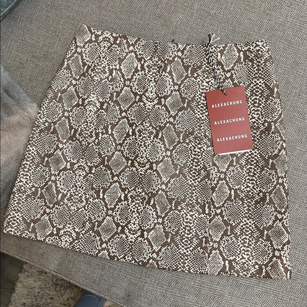 ALEXACHUNG Faux Leather Snake Mini Skirt